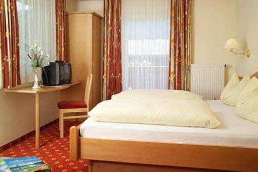 фото отеля Taxerhof Aparthotel Radstadt