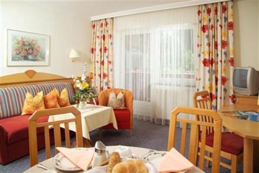 фото отеля Taxerhof Aparthotel Radstadt