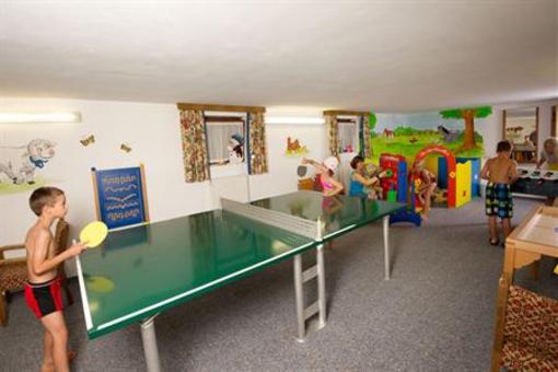 фото отеля Taxerhof Aparthotel Radstadt