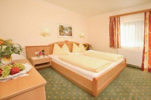 фото отеля Taxerhof Aparthotel Radstadt