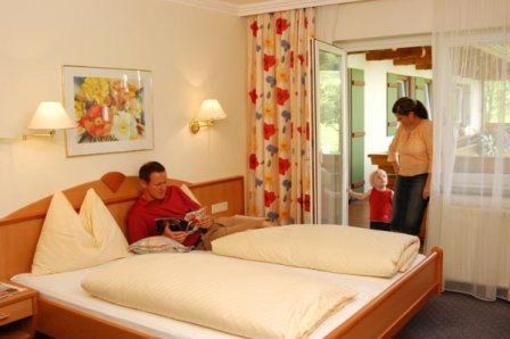 фото отеля Taxerhof Aparthotel Radstadt