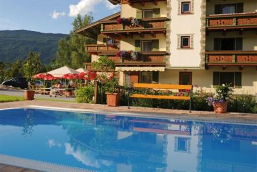 фото отеля Taxerhof Aparthotel Radstadt
