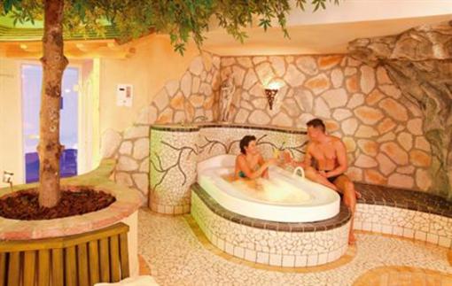 фото отеля Taxerhof Aparthotel Radstadt