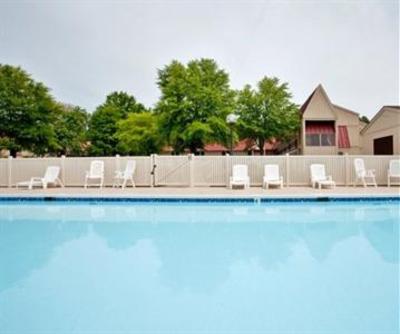 фото отеля Holiday Inn Express Newport News