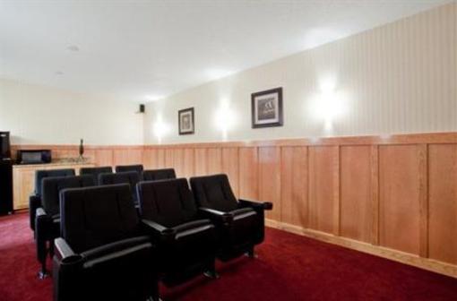 фото отеля Holiday Inn Express Newport News