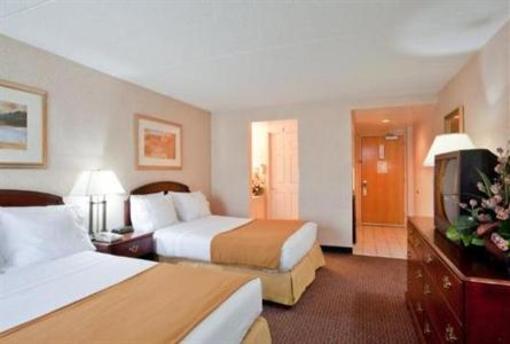 фото отеля Holiday Inn Express Newport News