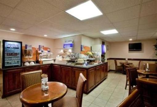 фото отеля Holiday Inn Express Newport News