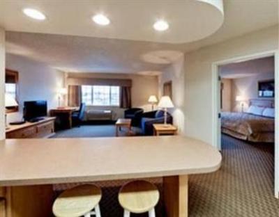 фото отеля Hawthorn Suites by Wyndham Oshkosh