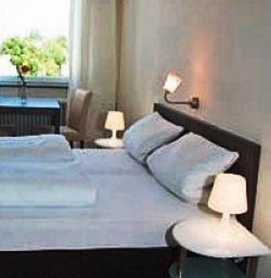 фото отеля Hotel zur Post Lugde