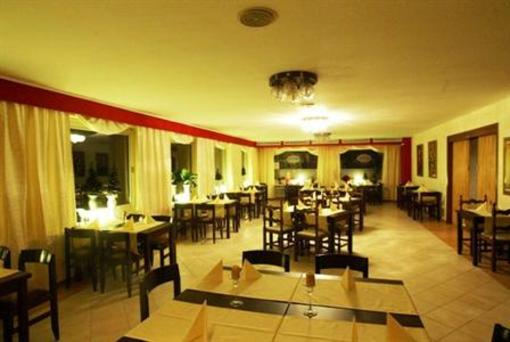 фото отеля Hotel zur Post Lugde