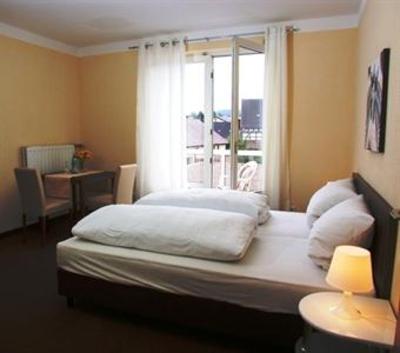фото отеля Hotel zur Post Lugde