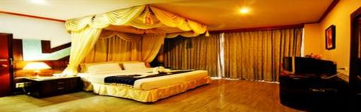 фото отеля Surin Majestic Hotel