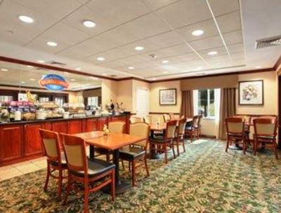 фото отеля Baymont Inn & Suites Ft. Leonard St. Robert