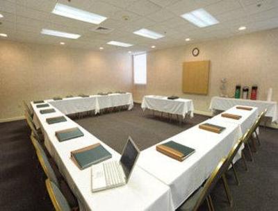 фото отеля Howard Johnson Express Inn Hadley