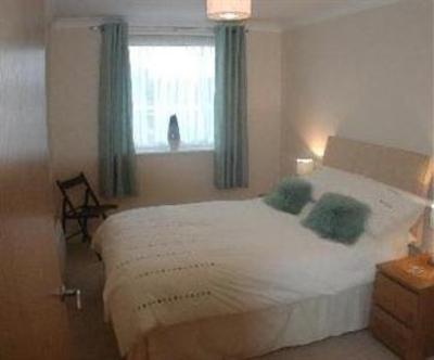 фото отеля Crown Heights Apartments Basingstoke