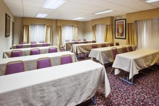фото отеля Holiday Inn Express Calhoun