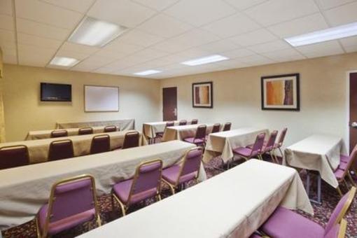 фото отеля Holiday Inn Express Calhoun