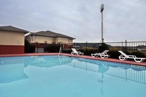 фото отеля Holiday Inn Express Calhoun