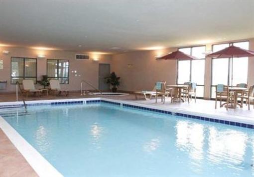 фото отеля Hampton Inn & Suites Moline-Quad City International Airport