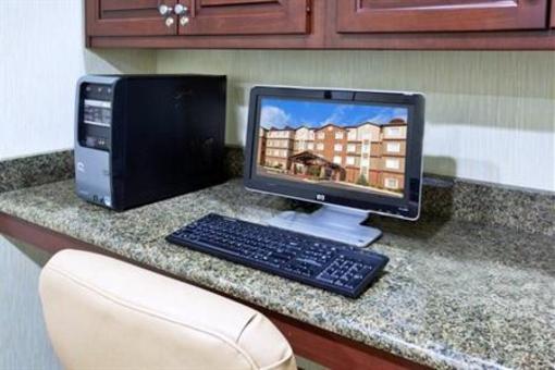 фото отеля Staybridge Suites Elkhart North