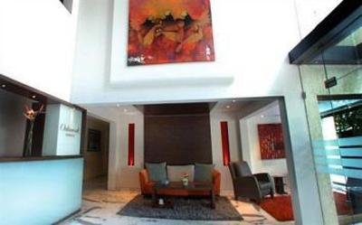 фото отеля Oakwood Residence Naylor Road