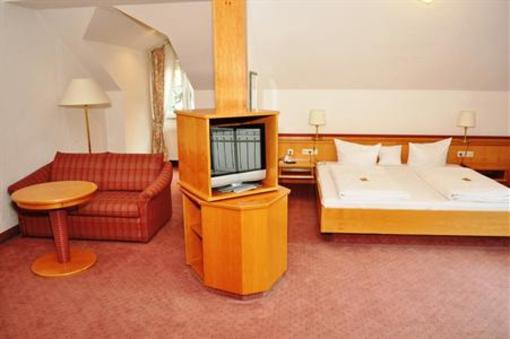 фото отеля Hotel Forstwirt Grasbrunn