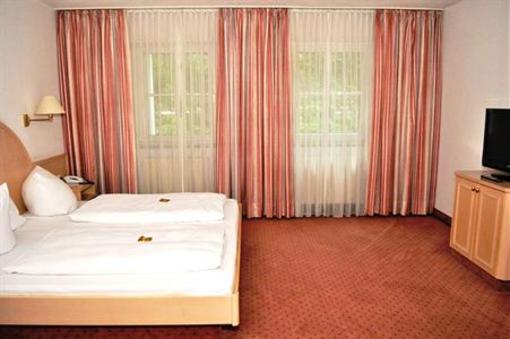фото отеля Hotel Forstwirt Grasbrunn