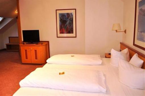 фото отеля Hotel Forstwirt Grasbrunn