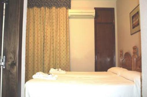 фото отеля Hostal Carlos I