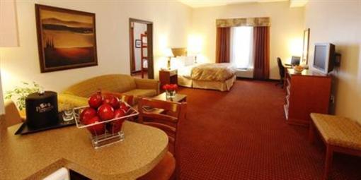 фото отеля Pomeroy Inn & Suites Dawson Creek