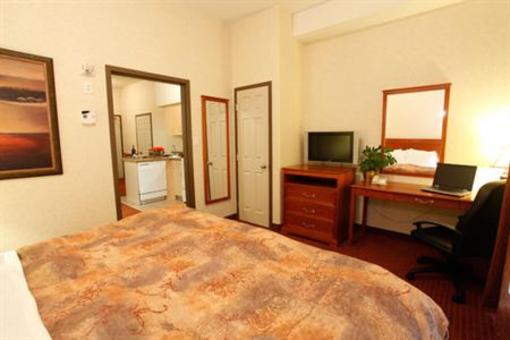 фото отеля Pomeroy Inn & Suites Dawson Creek