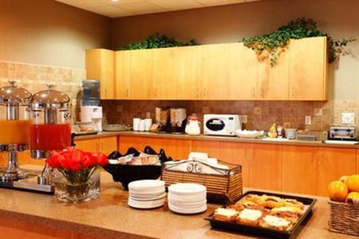 фото отеля Pomeroy Inn & Suites Dawson Creek