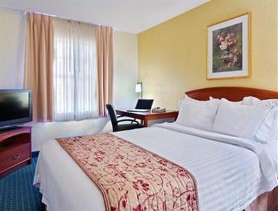 фото отеля TownePlace Suites Savannah Midtown