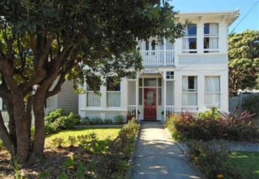 фото отеля Booklovers Bed & Breakfast