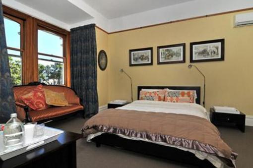 фото отеля Booklovers Bed & Breakfast