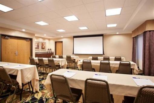 фото отеля Holiday Inn Express Hotel & Suites Peru