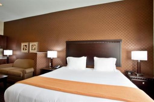 фото отеля Holiday Inn Express Hotel & Suites Peru