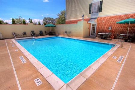 фото отеля Hampton Inn & Suites Williamsburg Square
