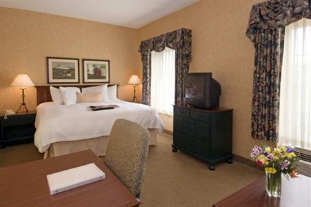 фото отеля Hampton Inn & Suites Williamsburg Square