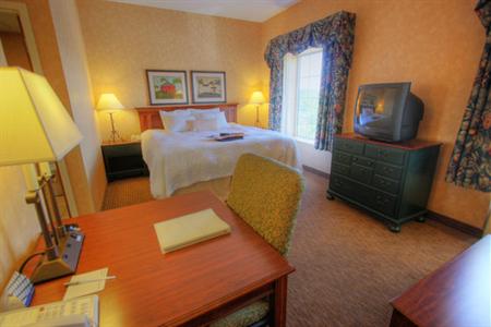 фото отеля Hampton Inn & Suites Williamsburg Square