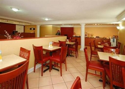 фото отеля Quality Inn & Suites Charlotte (North Carolina)