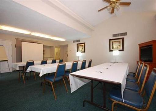 фото отеля Quality Inn & Suites Charlotte (North Carolina)