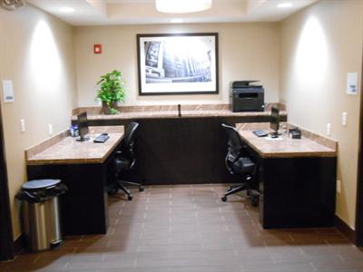 фото отеля Holiday Inn Express Hotel and Suites Kansas City Ku Medical Center