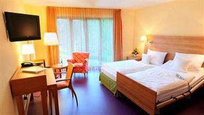 фото отеля Hotel am Kurpark Bad Herrenalb