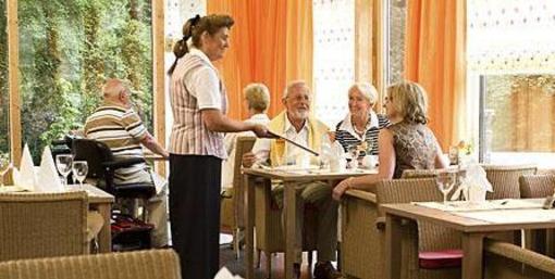 фото отеля Hotel am Kurpark Bad Herrenalb