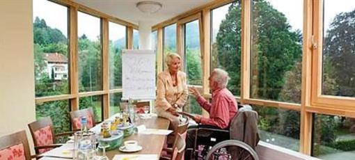 фото отеля Hotel am Kurpark Bad Herrenalb