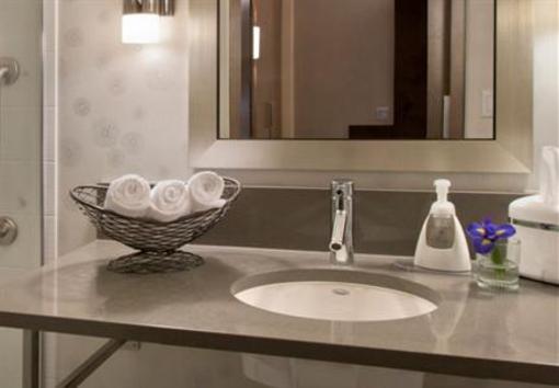 фото отеля SpringHill Suites Denver Downtown