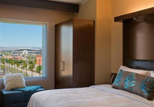 фото отеля SpringHill Suites Denver Downtown