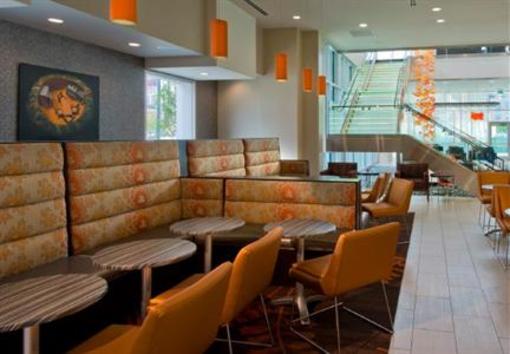 фото отеля SpringHill Suites Denver Downtown