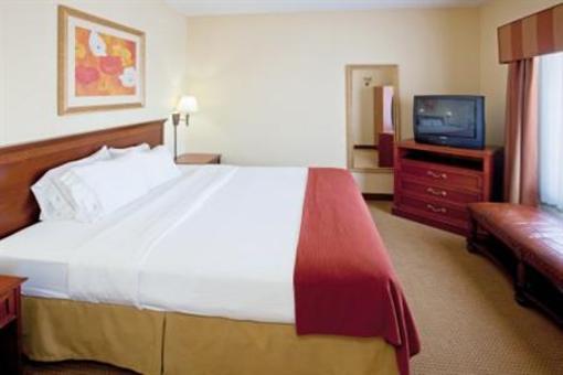 фото отеля Holiday Inn Express Hotel & Suites Muncie